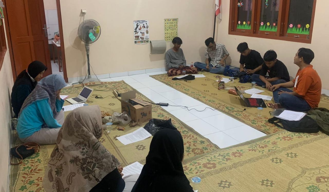 Graha Media Hargorejo dan Karang Taruna Anjir Melaksanakan Pelatihan Public Speaking